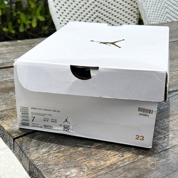 Womans NIKE Air Jordan 1 Mid SE Dutch Green Sneakers 7 with Box - Picture 14 of 16